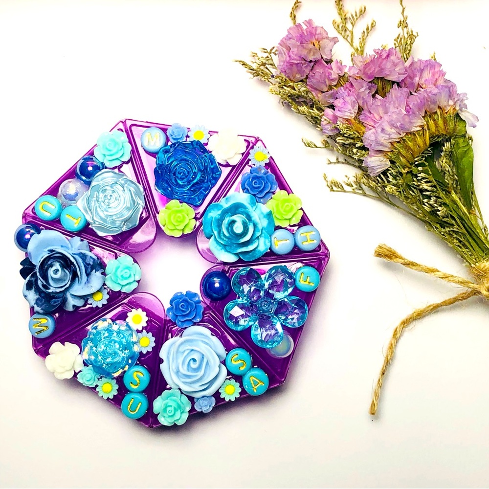 Handmade | Purple Mixed Flowers, 7-Sided Round Pill Case